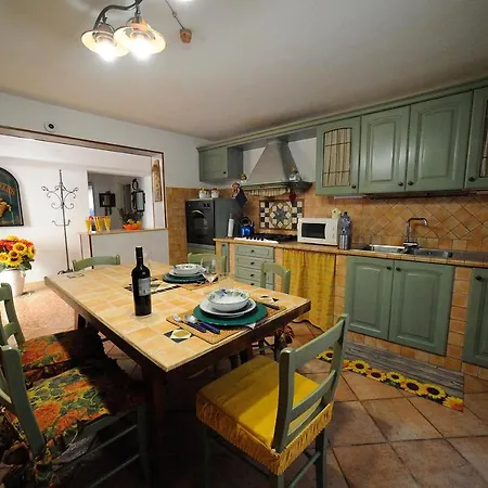 Casa Di Manu مونتيكاتيني تيرمي